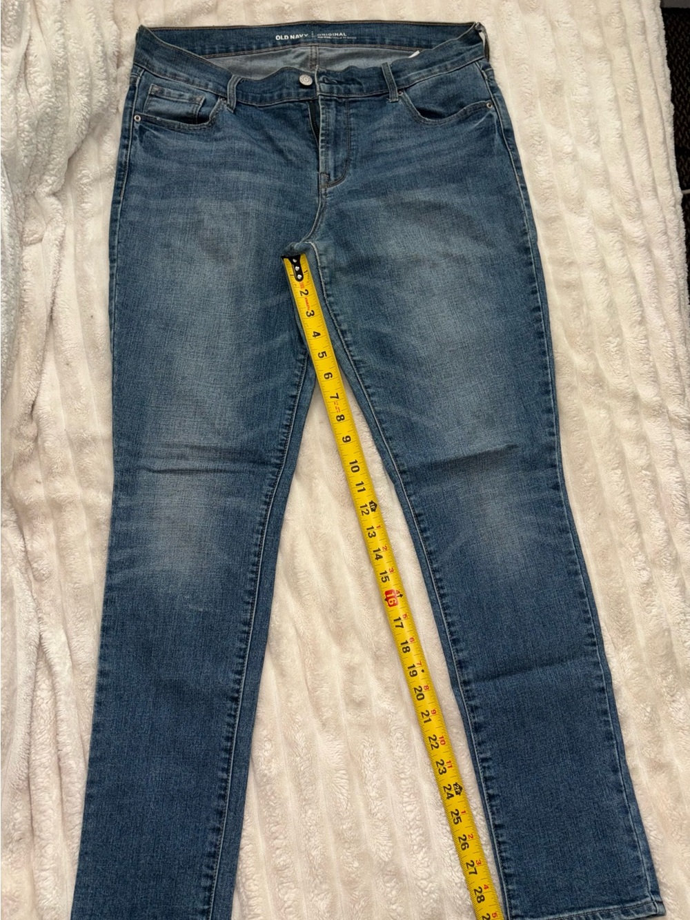 Old Navy Original Mid-Rise Straight-Leg Jeans – Size 8